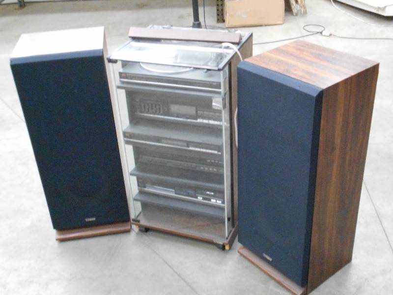 lot 102 image: Fisher 7-Piece Stereo System With R...