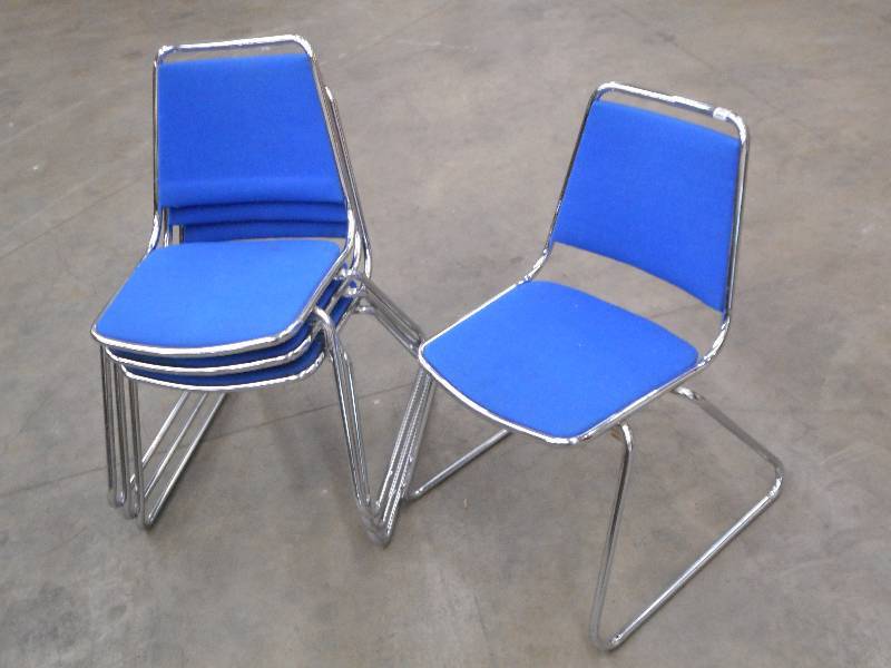 lot 112 image: (4) Steel Framed Chairs ...