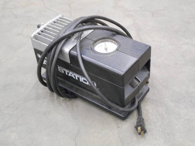 lot 122 image: Black & Decker 110Volt Air Station ...