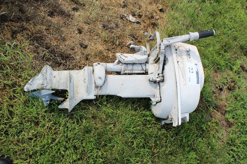 lot 22 image: Johnson Outboard Boat Motor Model No. F0 15 Serial No. 2157885.  Not Running.