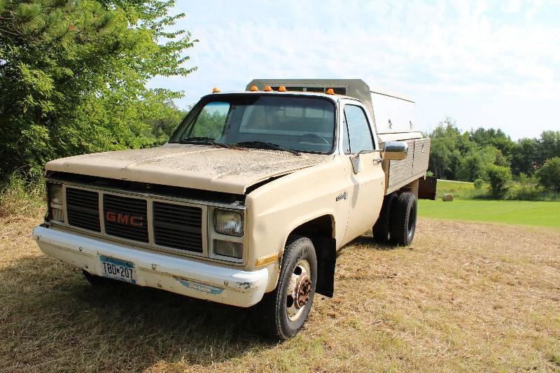 lot 14 image: 1986 GMC Sierra Pick Up Truck