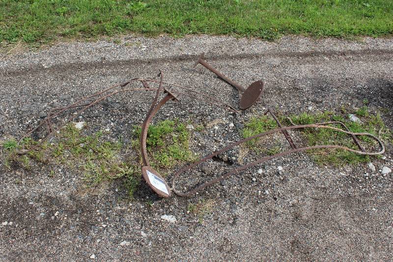 lot 43 image: Vintage Horse Buggy Steps Metal.