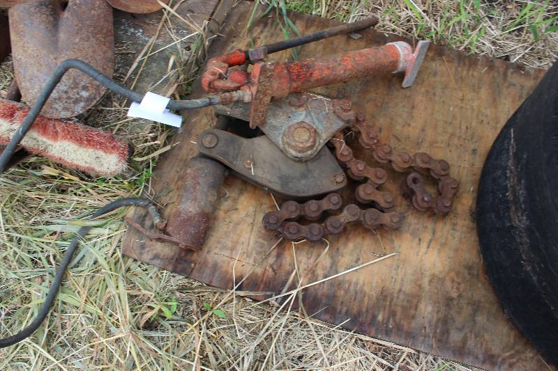 lot 61 image: Pump Handle wChain Accessory.