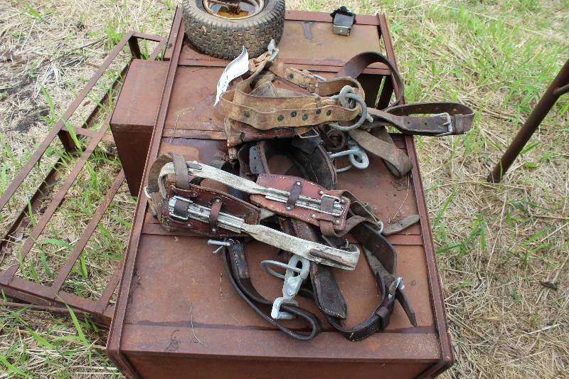 lot 69 image: Tabe Lot of Straps & Tool Belts.