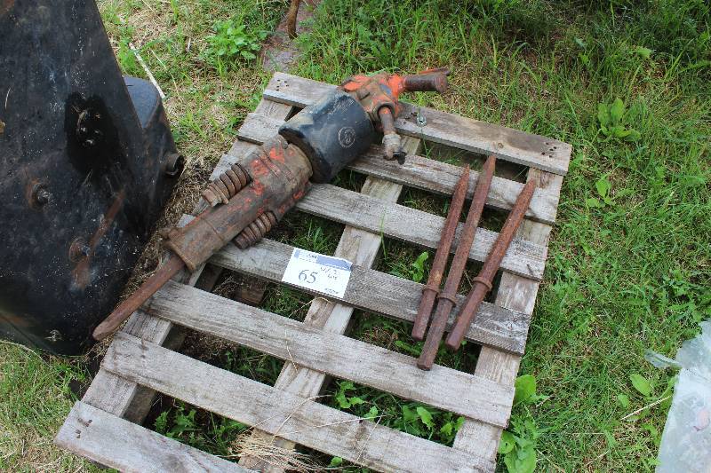 lot 65 image: GP Jack Hammer Includes (3) Bits.