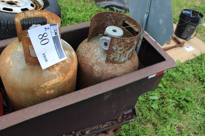 lot 80 image: Lot of (2) Propane Tanks.