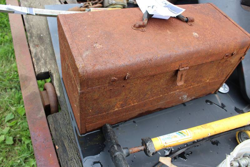 lot 88 image: Tool Chest Lot Including Metal Wrench Tool Chest Allen Key And More.
