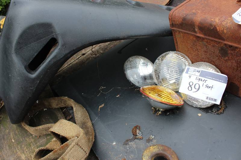 lot 89 image: Lot of (5) Including Lights, (4) Plastic Seat wBack Rest.