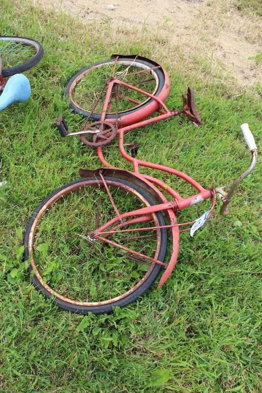 lot 176 image: Vintage Hawthorne Bicycle.
