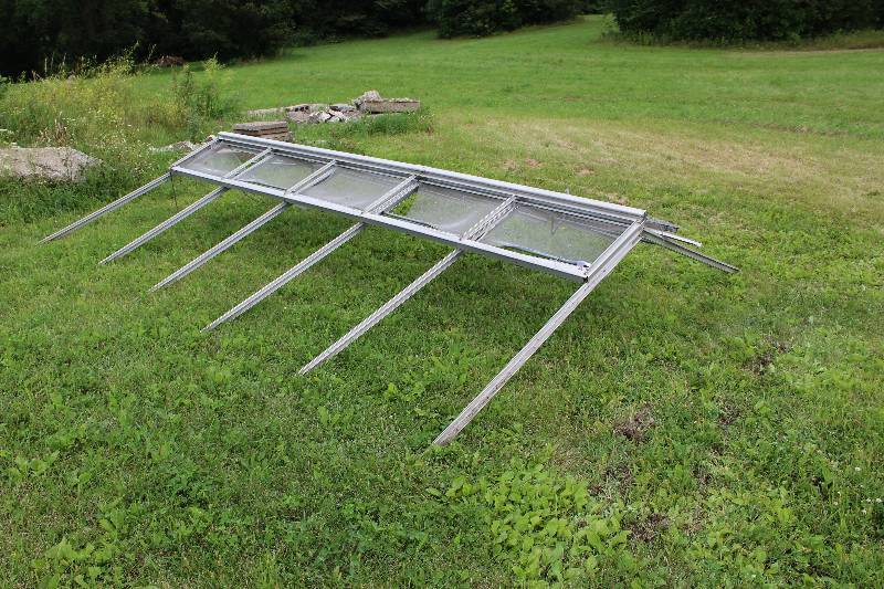 lot 185 image: Hot House wScreens For Greenhouse Metal 160 x 128 x 30.