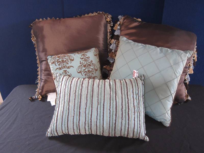Throw Pillows
