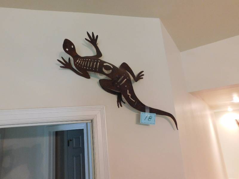 lot 18 image: Metal Gecko Lizard Wall Art, Southwest Art, Rusted with accents,