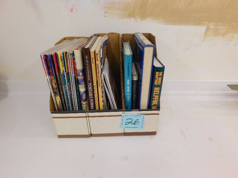lot 26 image: DIY handyman books and magazines