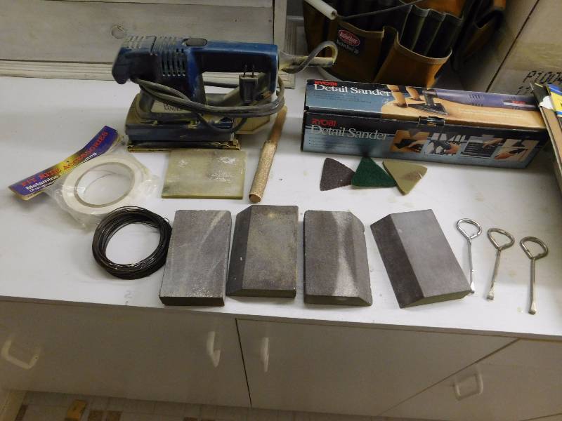 lot 41 image: sanders sandpaper and sanding supplies