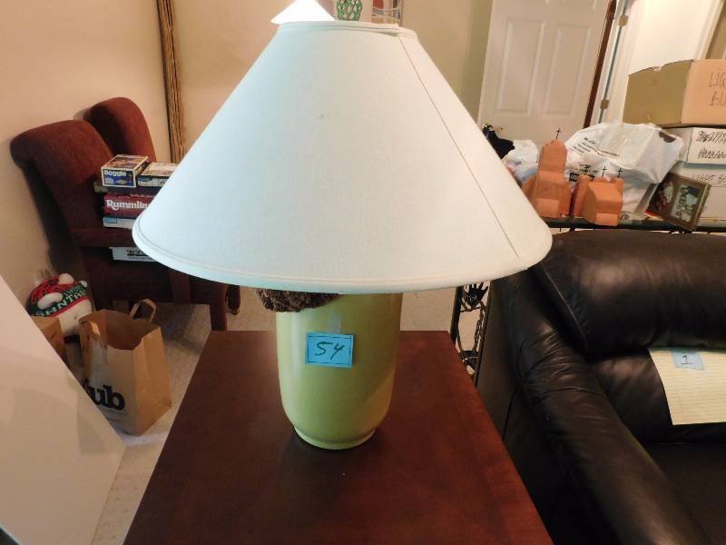 lot 54 image: very nice yellow lamp with lamp tassels