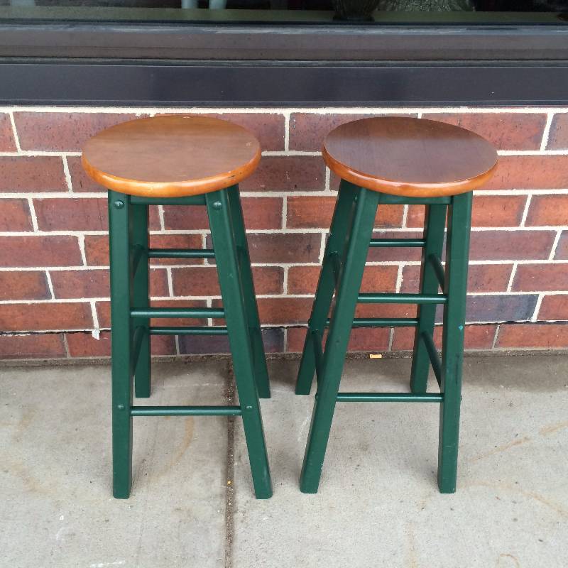 lot 023 image: Retro Arts & Crafts Wood Counter Bar Stools