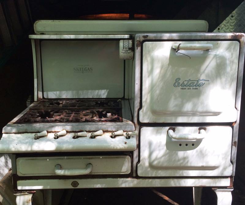 lot 028 image: Antique Gas Cook Burner Stove Top Range Oven Heavy Cast Iron Porcelain 1920s Estate Co Company