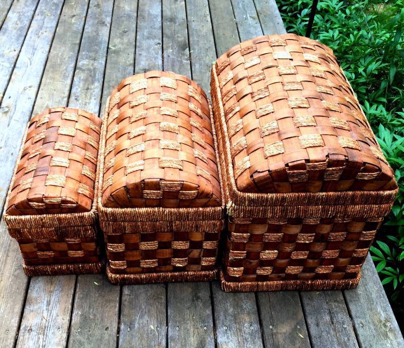 lot 029 image: Vtg Trio French Country Cedar Humpback Dome Steamer Trunk Chest Storage Box Bentwood Rattan Wicker Twisted Rope