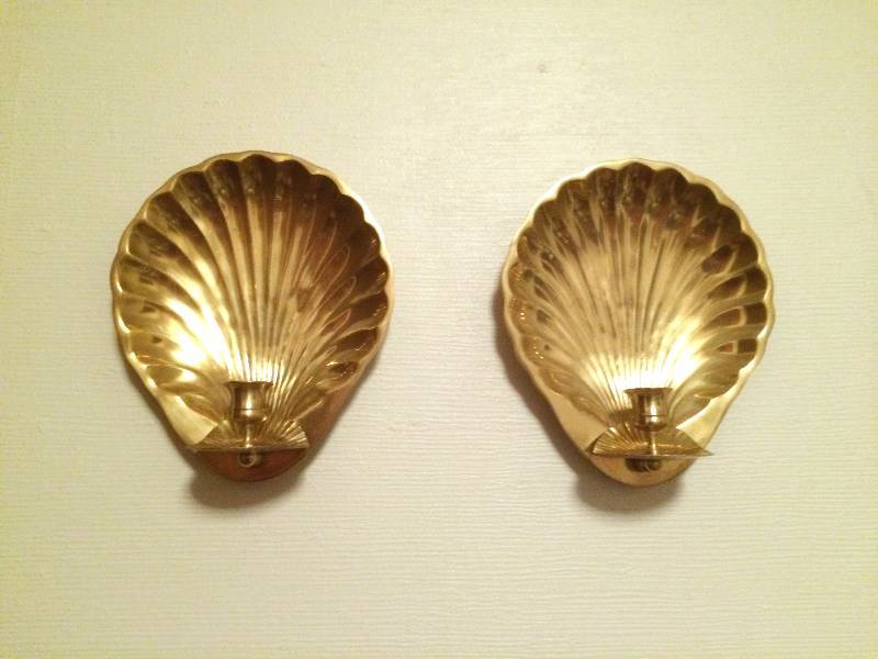 lot 034 image: San Fran Great City Traders Large PAIR GOLD CLAM SHELL WALL SCONCES with BOBECHES Solid Heavy Brass Vintage Candle Holders