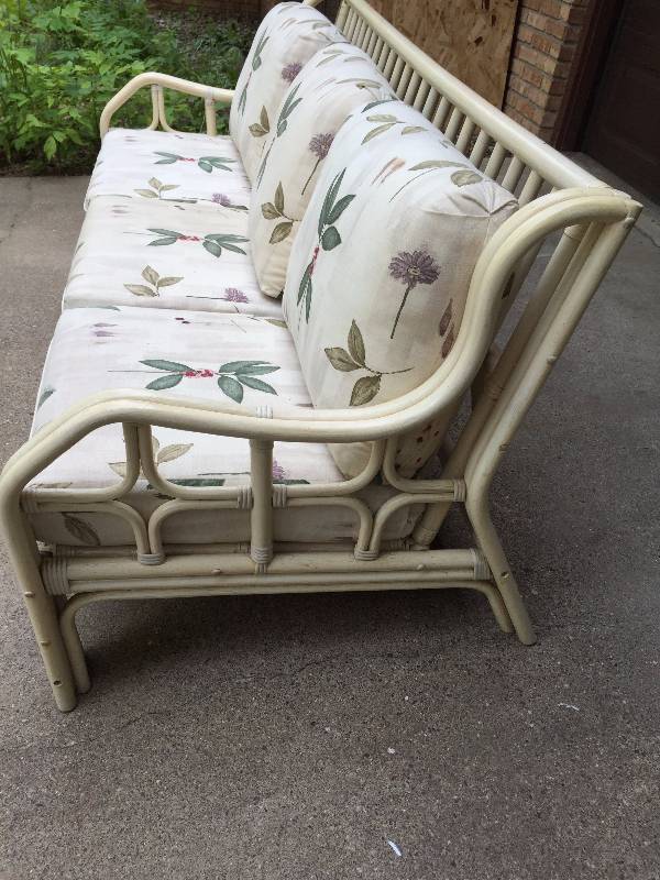 lot 015 image: Ivory White Vintage Bamboo Bentwood Rattan Tiki Patio Sun Room Couch with Leaf Cushions Sofa Mid Century Modern Furniture