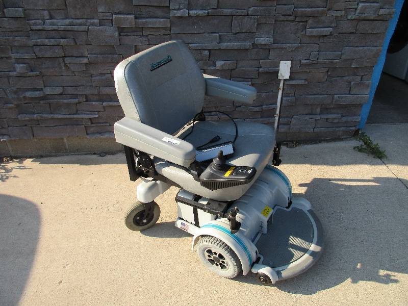 lot 1 image: Hoveround