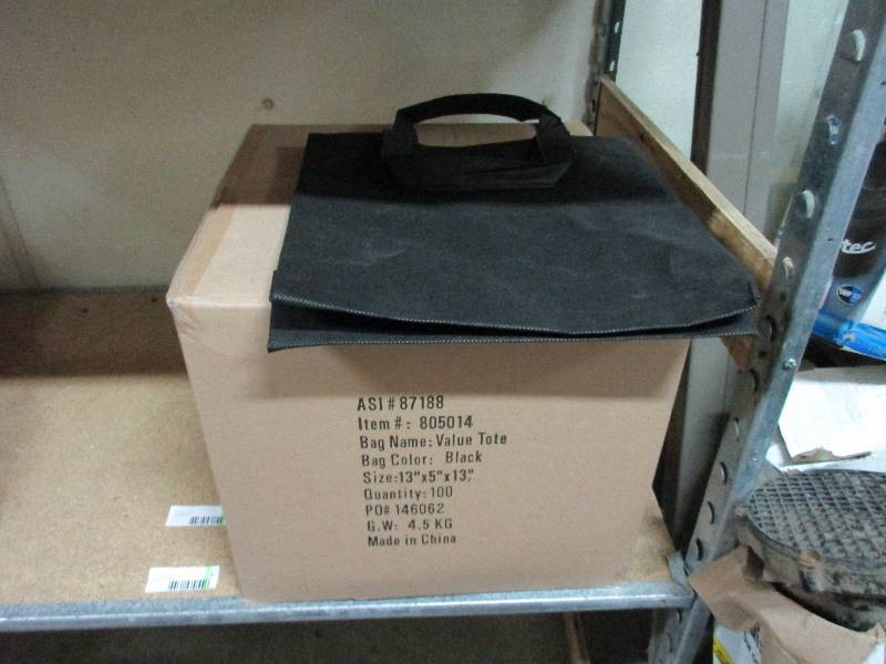 lot 5 image: 100 new tote bags