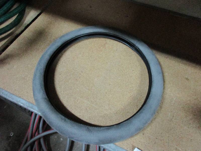 lot 22 image: Steering wheel cover