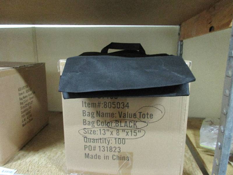 lot 28 image: Tote Bags