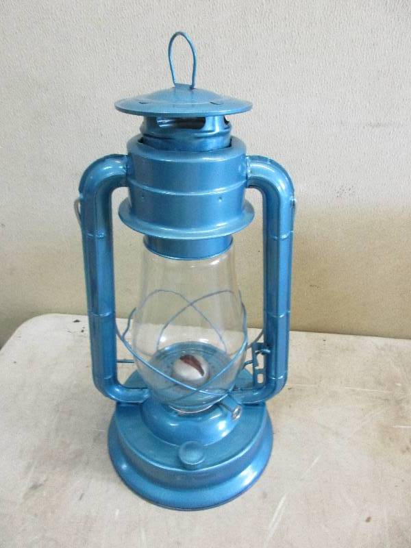 lot 35 image: Lantern