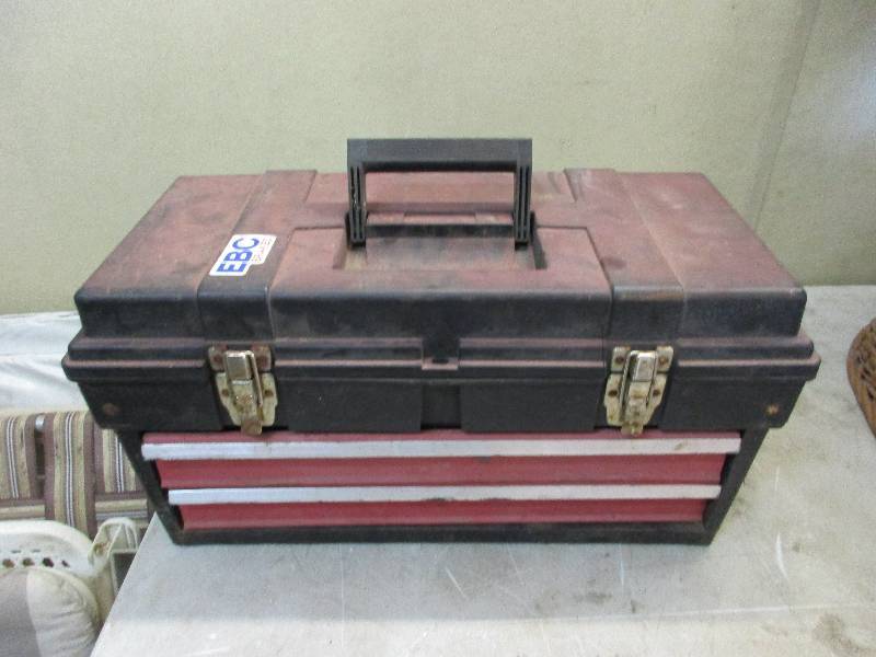 lot 46 image: Toolbox