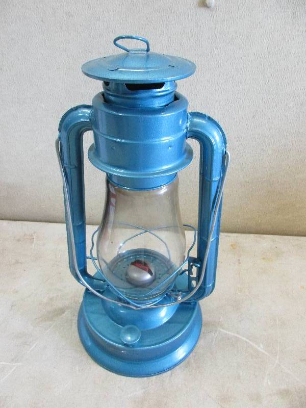 lot 37 image: Lantern