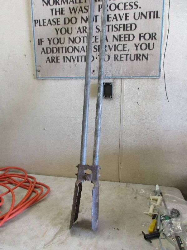 lot 84 image: Post hole digger