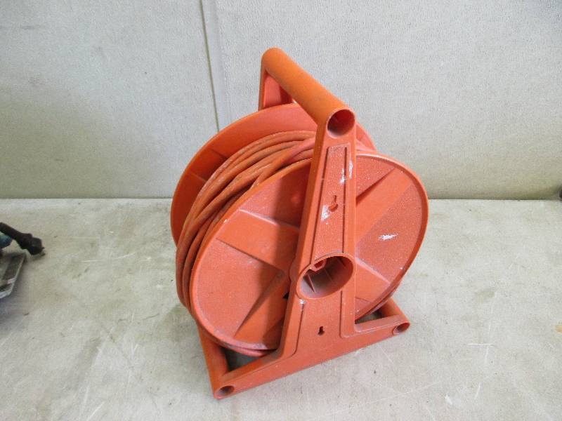 lot 87 image: Cord with reel