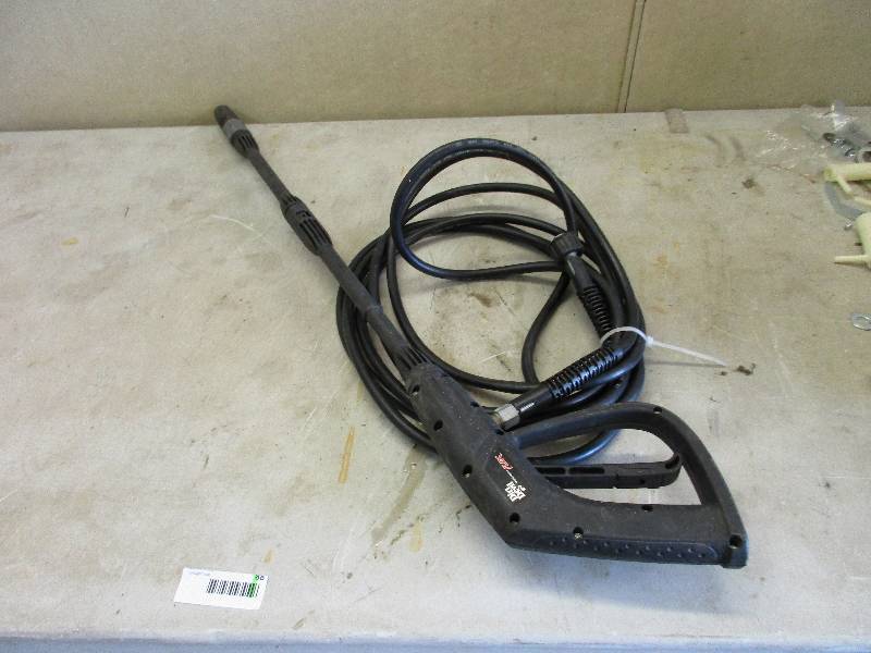 lot 88 image: Pressure washer gun and hose