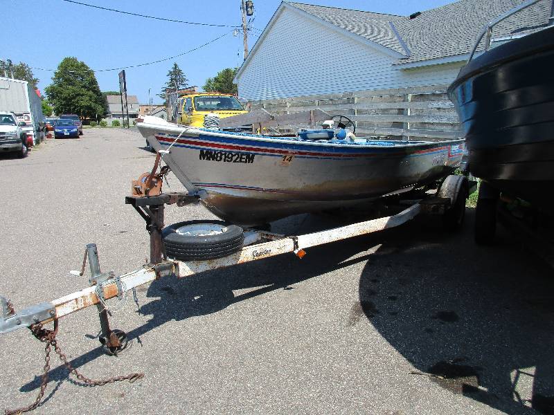 Alumacraft Boat