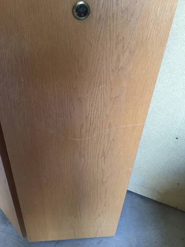 Bi-fold door