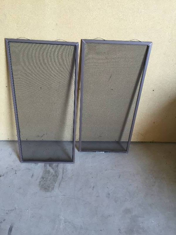 Set of window screens