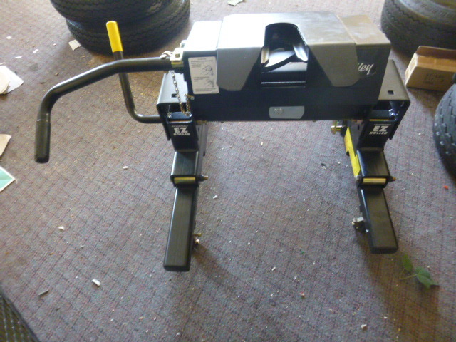 Valley Adjustable EZ Roller 5th Wheel Hitch