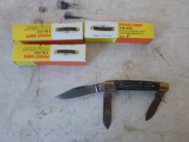 4 Pocket Knifes