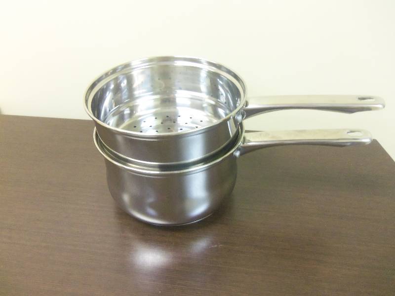 lot 3 image: Steamer pot