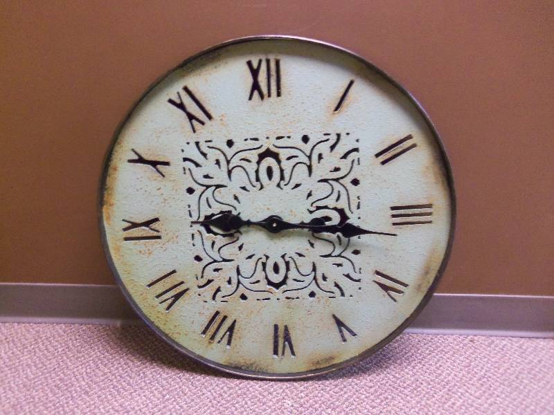 lot 13 image: Large Wall Clock
