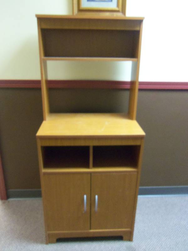lot 14 image: Microwave Stand