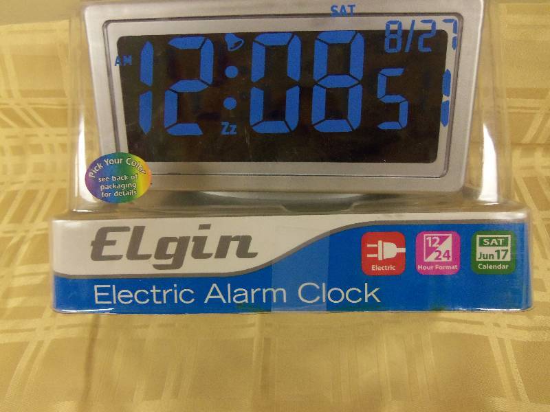 lot 32 image: Elgin Electric Alarm Clock
