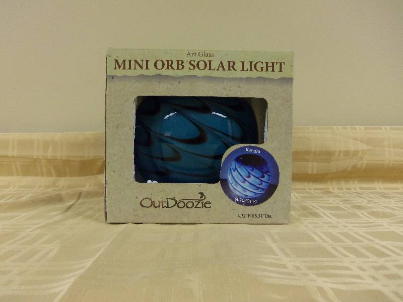lot 38 image: Solar Light Blue