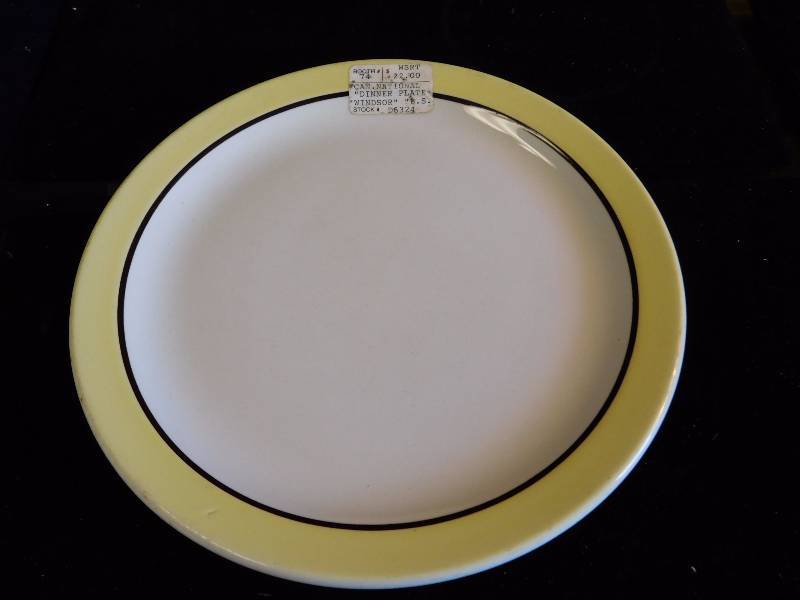 lot 45 image: Canadian National R.R. Vandesca-Syracuse restaurant china plate 1970