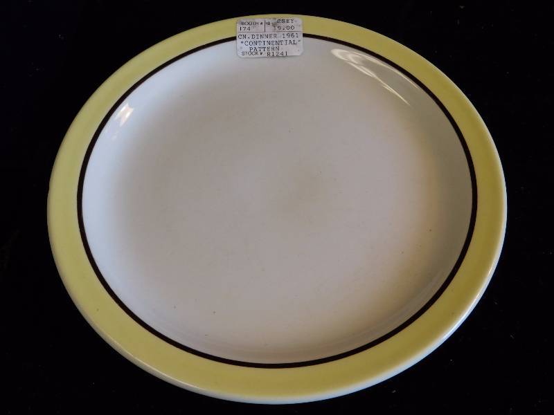 lot 46 image: Canadian National R.R. Vandesca-Syracuse restaurant china plate 1973