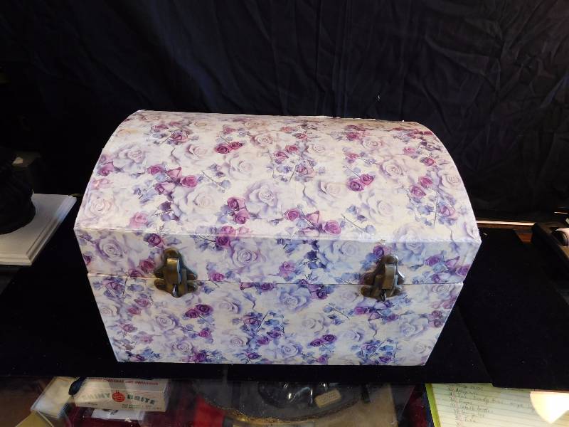 lot 67 image: decorative trunk filled with toys