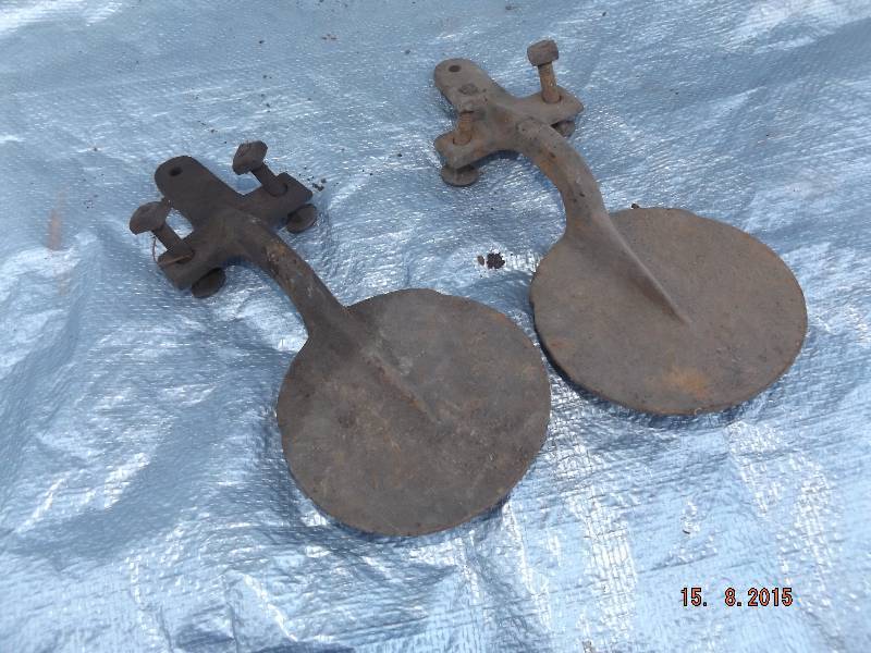 Antique buggy steps