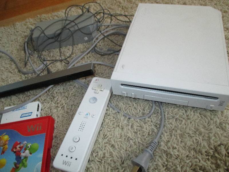 Game Stop certified Wii includes Wi...