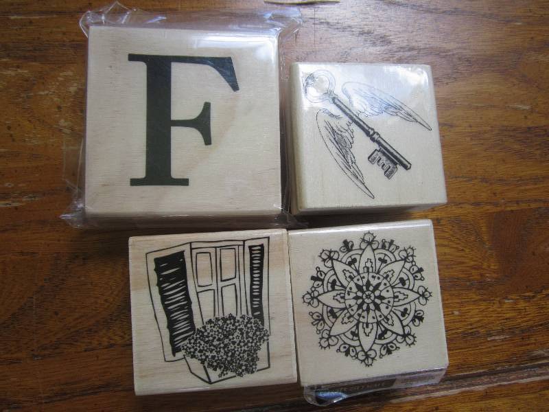 mixed lot of 4 stamps ...